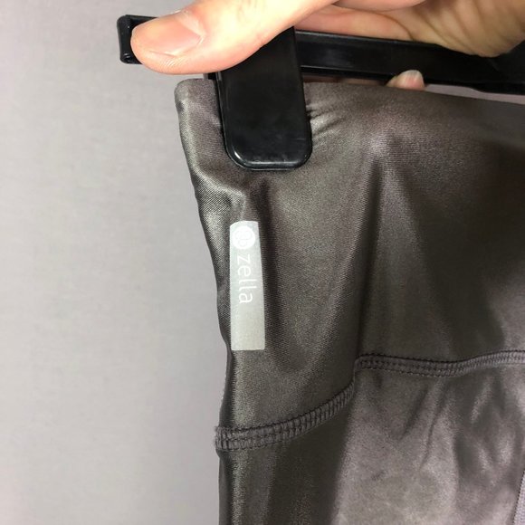 Zella Shiny Gray Leggins Size Small - Picture 4 of 7